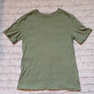 Super comfy green shirt!